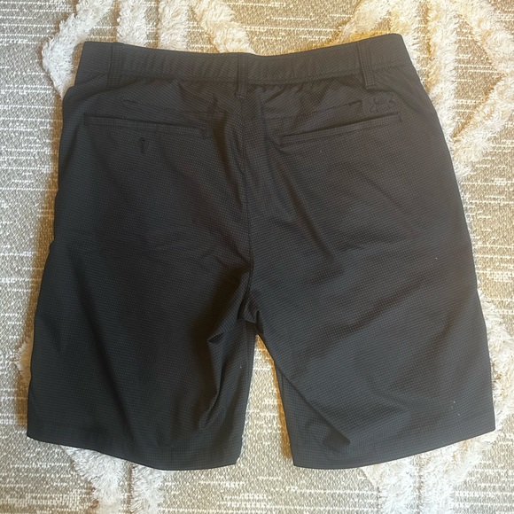 Under Armour • Men’s EUC Golf Shorts sz 34 - Picture 4 of 4